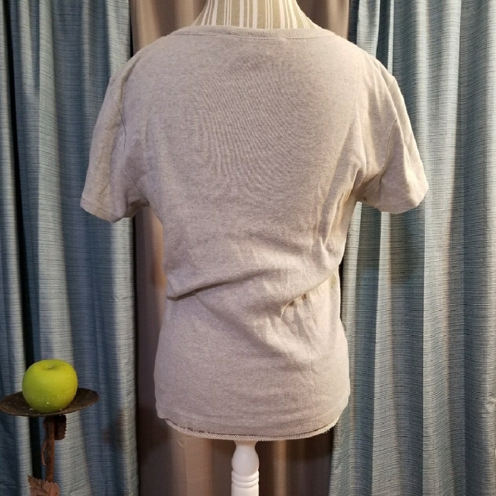 🌻🌺🌻RALPH LAUREN V NECK LOGO TEE!! - Picture 2 of 6